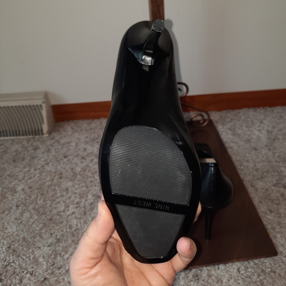 NWOT NINE WEST sz 8.5 black heels - Picture 9 of 14
